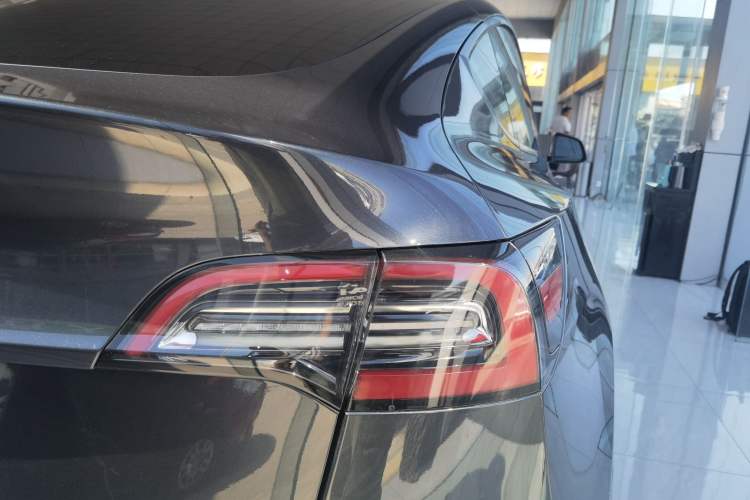 Used Tesla Model Y 2024 Rear-Wheel-Drive Version
