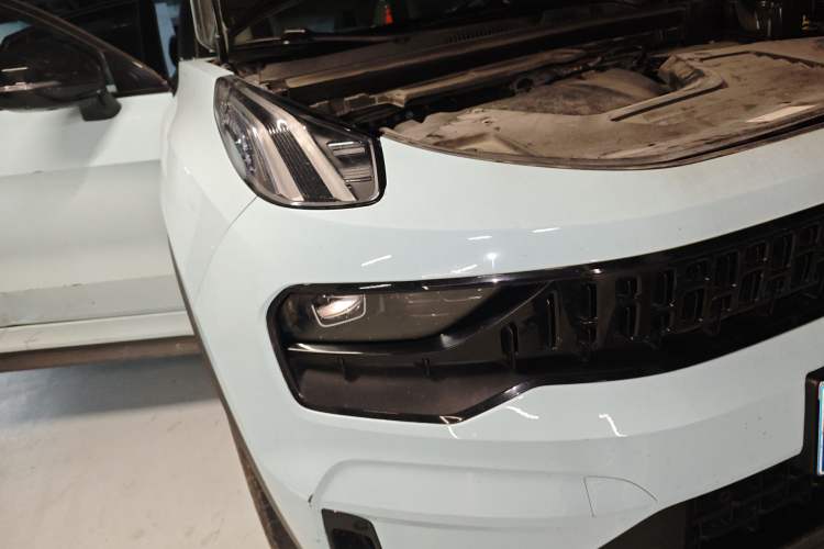 Used Lynk & Co 05 2020 2.0TD Two-Wheel Drive Shine Halo Right Front Headlight