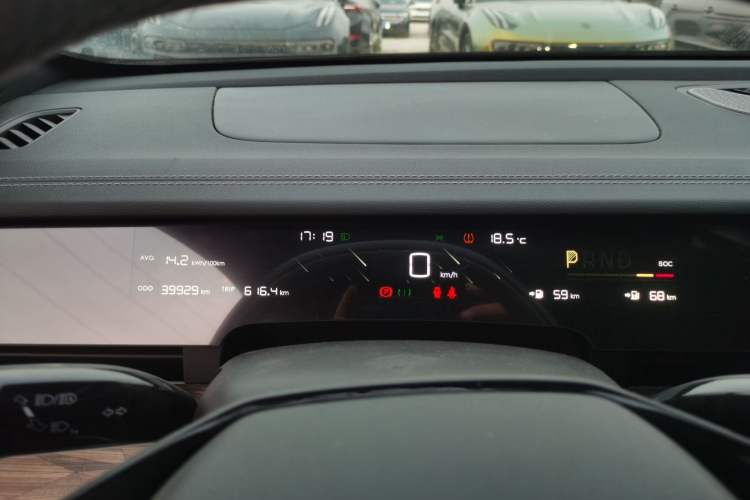 Used NETA S 2022 Extended-Range Version 1160 km Range Rear-Wheel Drive Mid-Grade