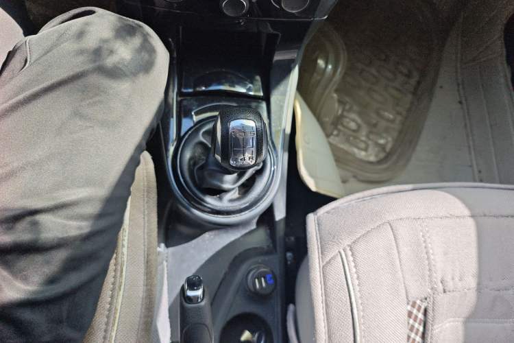 Used Citroen C-Quatre 2013 Sedan 1.6L Manual - Prestige Model Gear Lever
