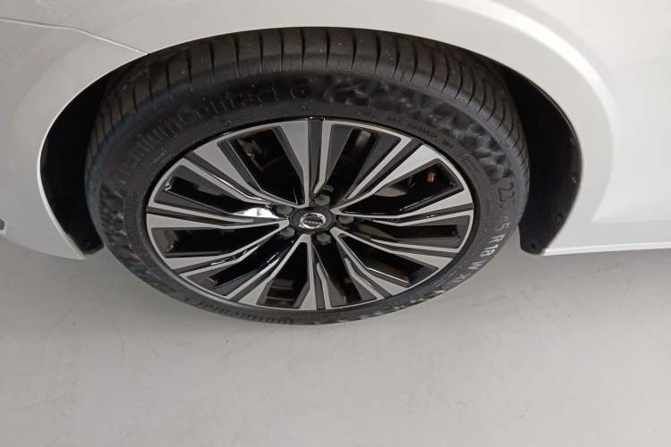 Used Volvo V60 2024 B5 Zhiyuan Luxury Edition
