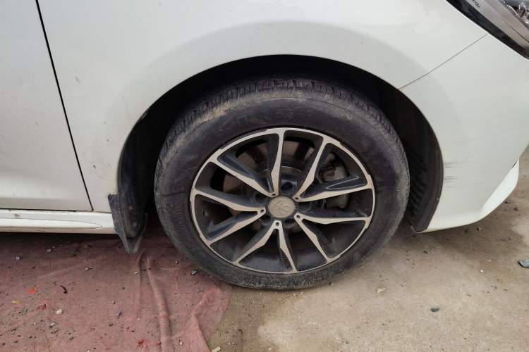 Used BYD Song MAX 2017 1.5T Manual Comfort 7-Seater Right Front Wheel Hub