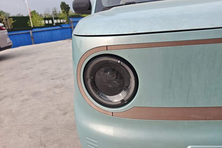 Used Geely Galaxy Panda 2024 Panda Mini 200km Endurance Bear Right Front Headlight