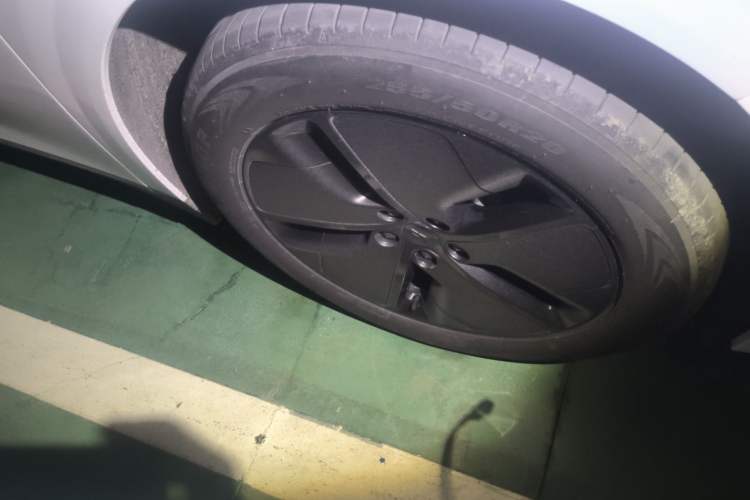 Used Li Auto i6 2025 Model Two-Wheel-Drive Standard Type Right Front Wheel Hub