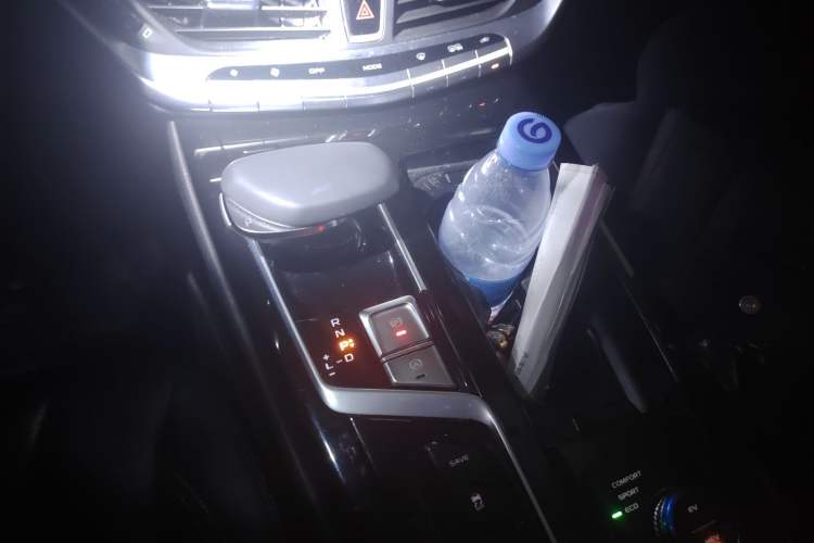 Used Geely Auto Emgrand GT New Energy 2018 1.5T PHEV Yaoxiang Edition Gear Lever