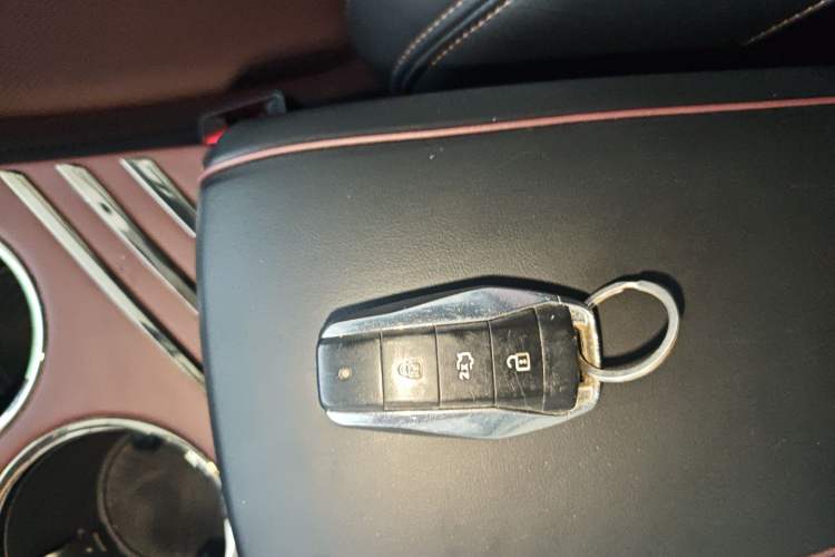 Used SOL X8 PLUS 2023 1.5 TGDI DCT Smart Home Edition 7-Seater