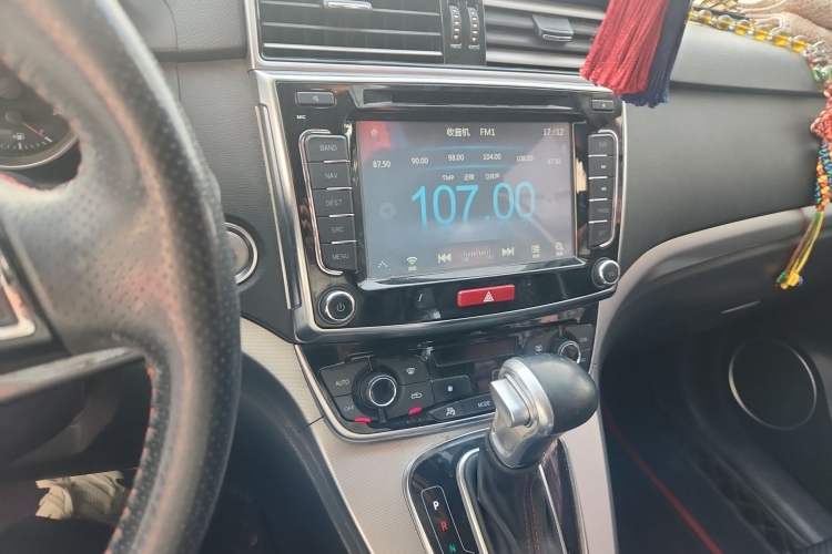 Used Haval H6 2017 Red-Label Sport Edition 1.5T Automatic Two-Wheel Drive Luxury Model Audio And AC Panel