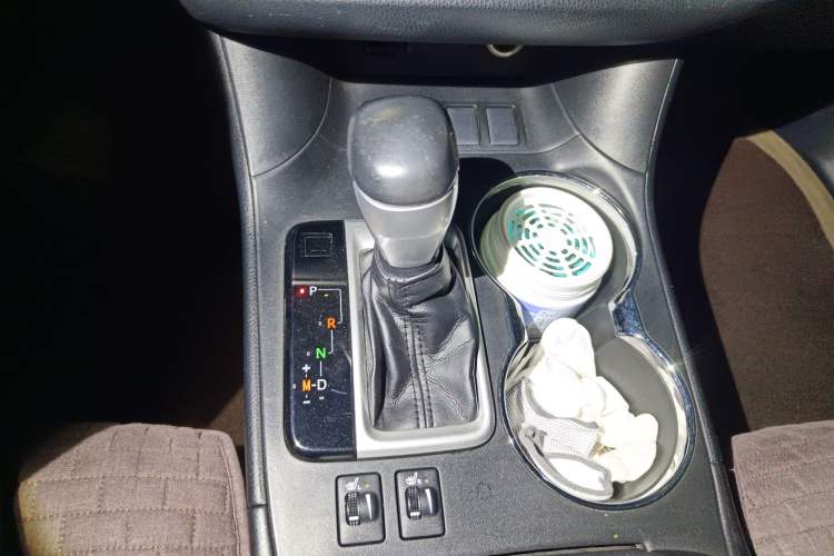 Used Toyota Highlander 2018 2.0T Two-Wheel-Drive Luxury Edition 7 Seats Emission Standard China V
