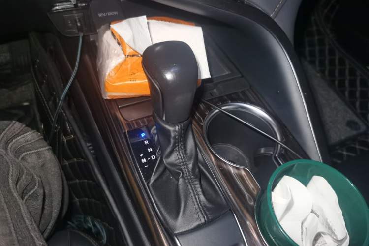 Used Toyota Camry 2019 Revised Version 2.0G Luxury Edition Gear Lever