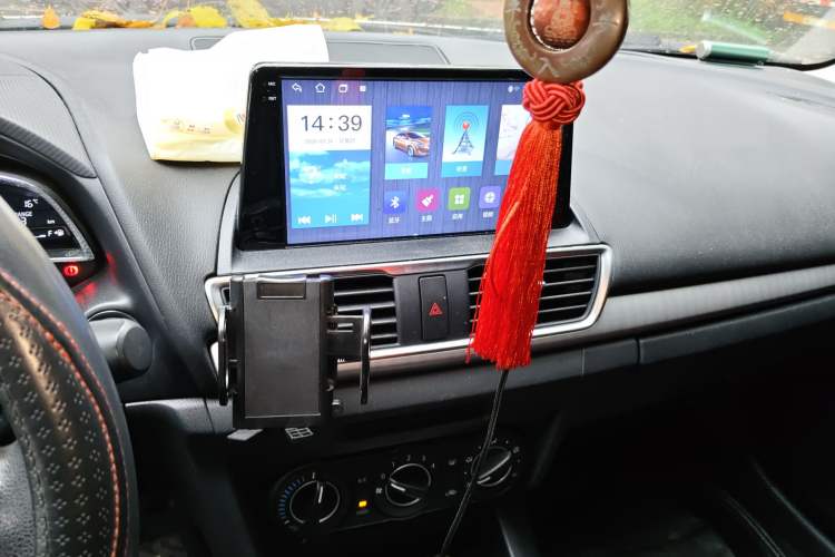 Used Mazda 3 Axela 2016 Sedan 1.5L Automatic Comfort Model