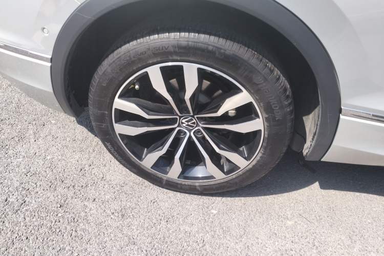 Used Volkswagen Tiguan L 2021 330TSI Automatic Two-Wheel Drive R-Line Enhanced Edition Right Rear Wheel Hub