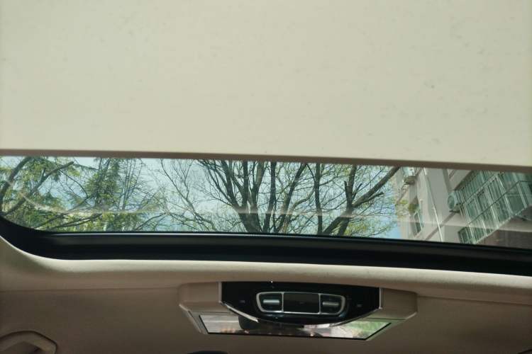 Used Mercedes-Benz V-Class 2017 V 260 L Prestige Extended Edition Headliner