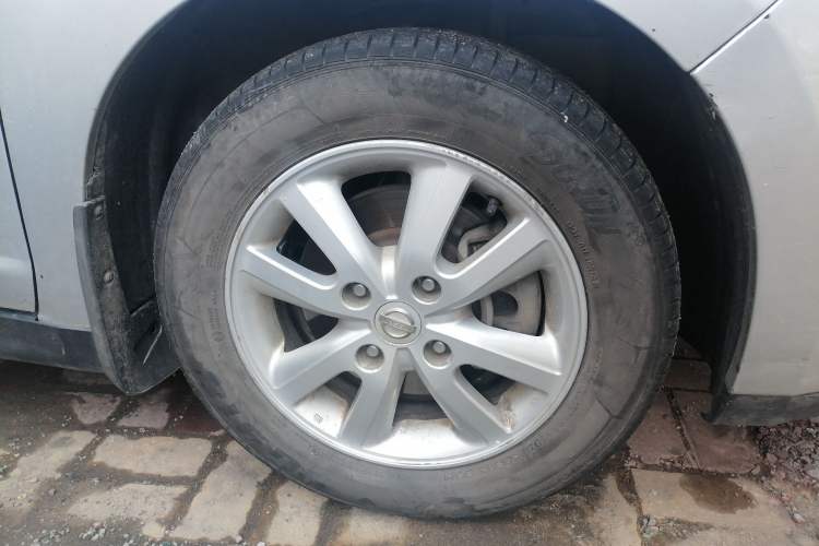Used Nissan Tiida 2008 1.6L Automatic Smart Version Right Front Wheel Hub