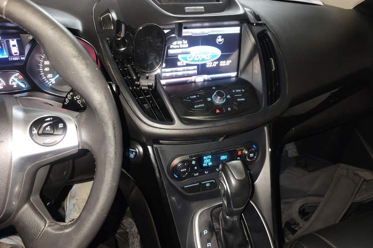 Used Ford Kuga 2015 2.0L GTDi Four-Wheel-Drive Sport Model