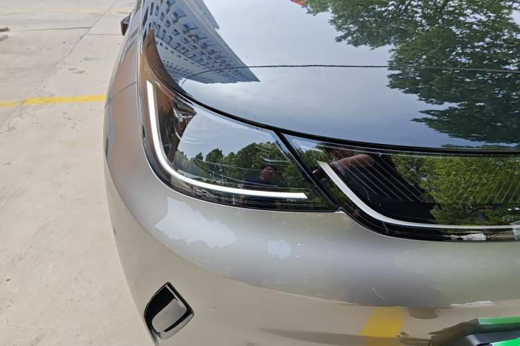 Used BYD Dolphin 2025 Smart Drive Version 420 km Freedom Edition Right Front Headlight