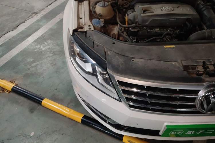 Used Volkswagen FAW-Volkswagen CC 2018 1.8TSI Luxury Model Right Front Headlight