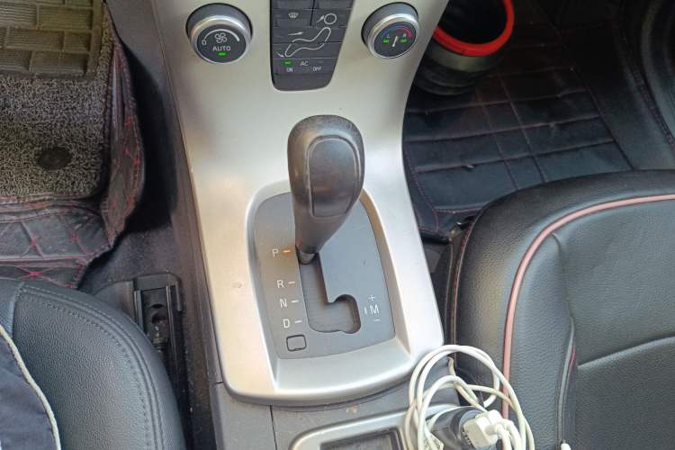 Used Volvo S40 2011 2.0L Automatic ZhiShang Edition