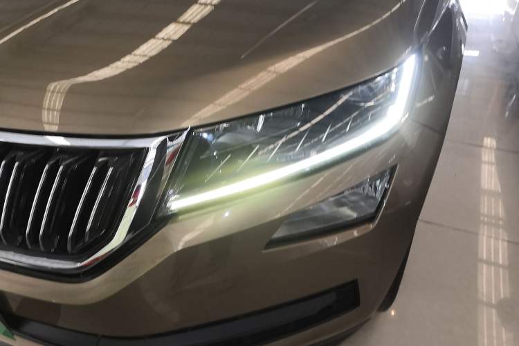 Used Skoda Kodiaq 2017 TSI380 7-Seater Four-Wheel-Drive Flagship Edition Left Front Headlight