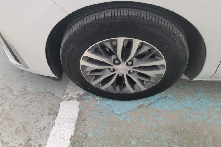 Used Buick GL8 2023 ES Lu Zun Comfort Model Exterior 4