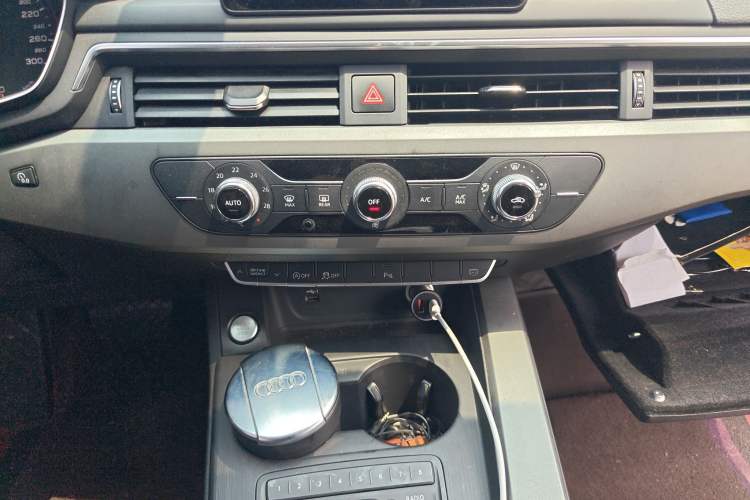 Used Audi A4L 2019 40 TFSI Ambition China VI
