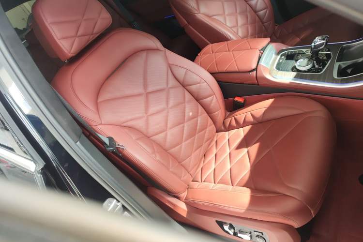 Used BMW X5 2022 Restyled xDrive 40Li M Sport Package Right Front Seat