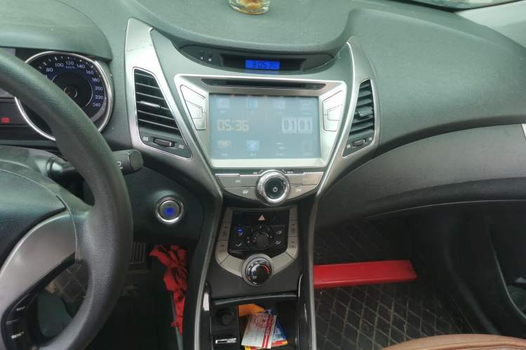 Used Hyundai Elantra (5th Generation / Langdong) 2012 1.6L Manual Leading Model Audio And AC Panel