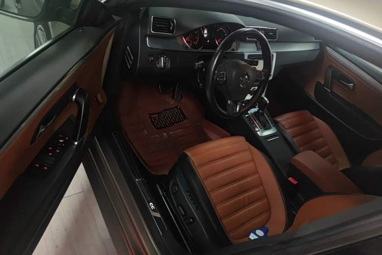 Used Volkswagen FAW-Volkswagen CC 2015 2.0 TSI Luxury Model
