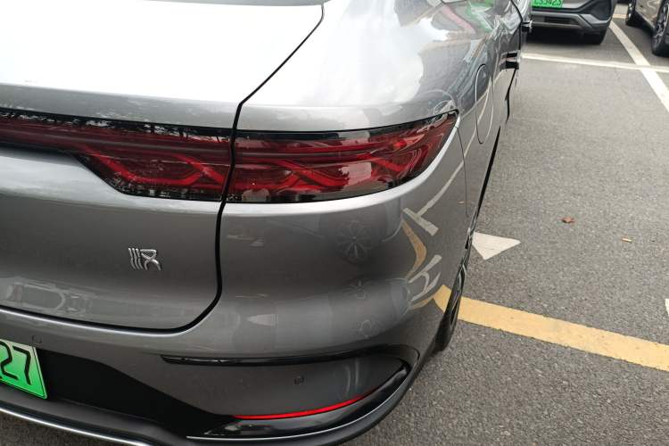 Used BYD Han 2024 EV Glory Edition 605KM Front-Wheel-Drive Premium Model Exterior 3