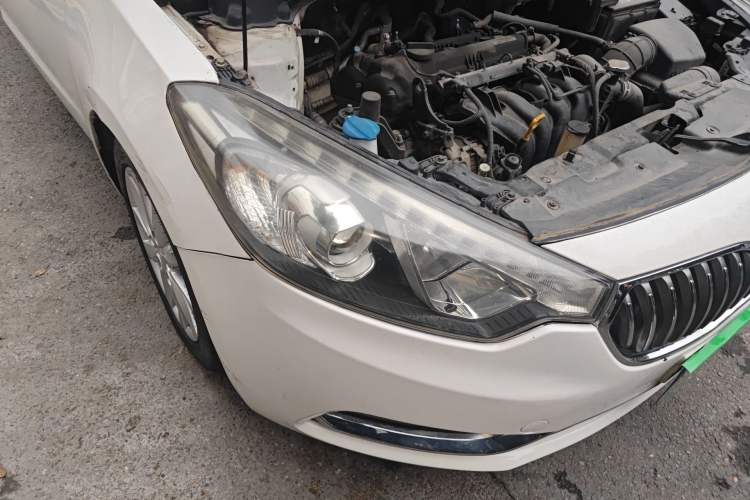 Used Kia K3 2013 1.6L Automatic GLS Right Front Headlight
