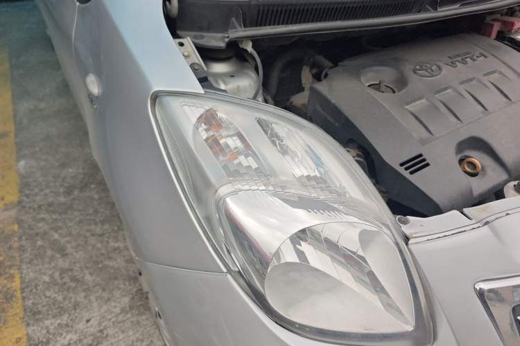 Used Toyota Yaris 2011 1.6E Automatic Charm Edition Right Front Headlight