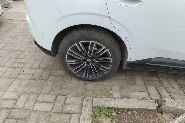 Used ARCFOX T1 2025 Model 425 MAX
