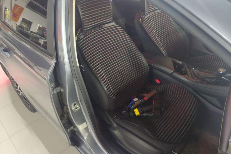 Used Roewe i5 2021 1.5L CVT Platinum Edition
