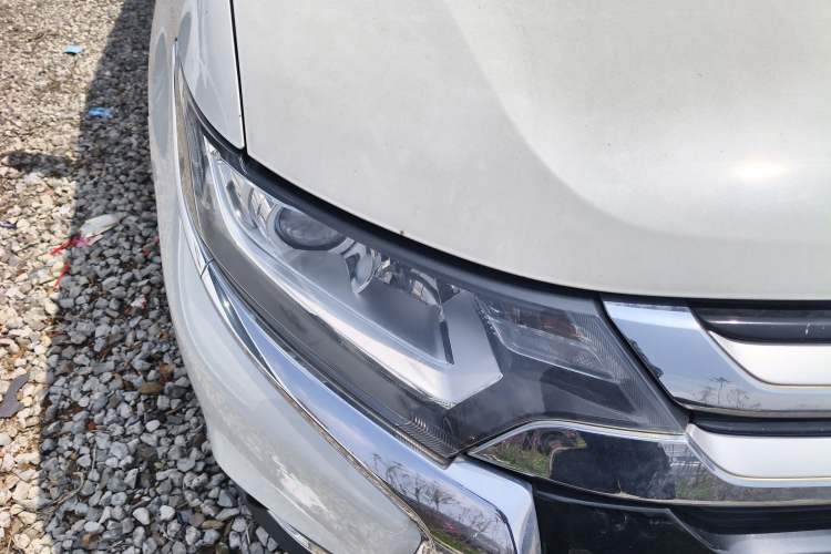 Used Mitsubishi Outlander 2018 2.0L Two-Wheel Drive Glory Edition 5 Seats
