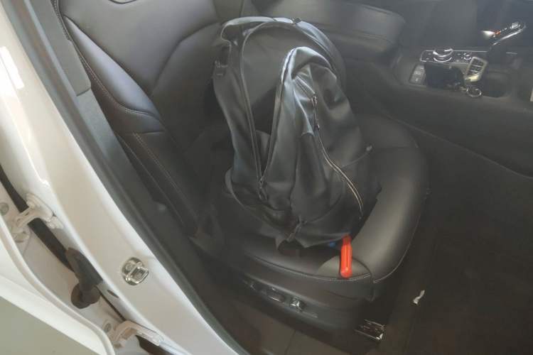 Used Cadillac XT4 2024 28T Two-Wheel-Drive Prestige Version
