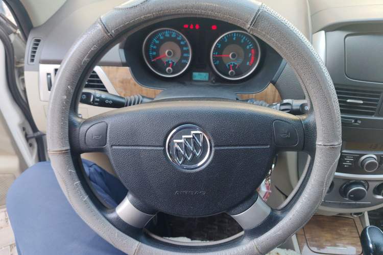 Used Buick Excelle 2015 1.5L Automatic Classic Model
