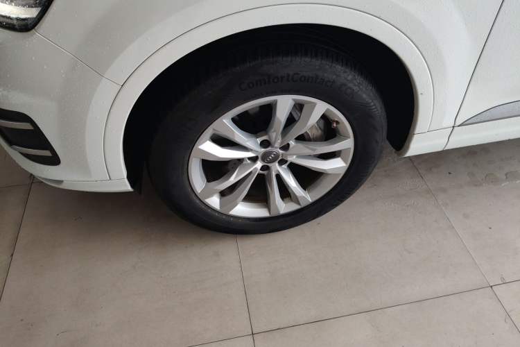 Used Audi Q7 2016 45 TFSI Technology Edition Left Front Wheel Hub