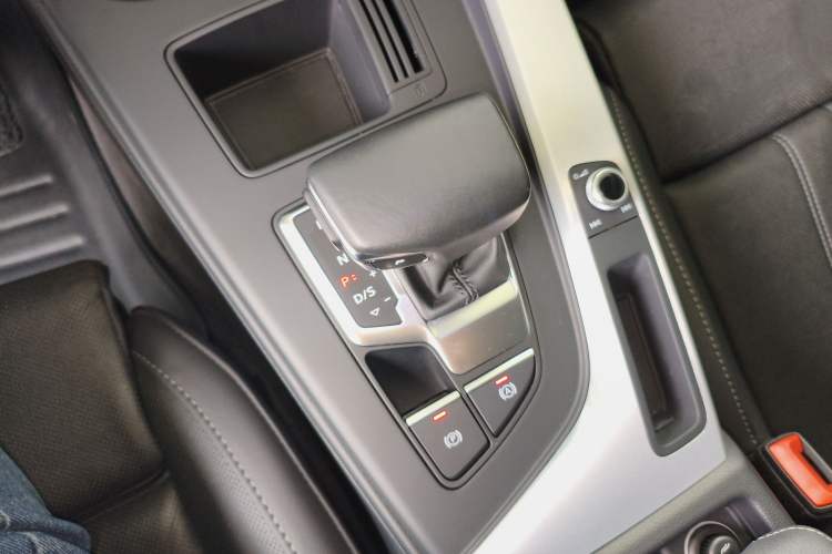 Used Audi A4L 2020 40 TFSI Fashion Dynamic Model Gear Lever