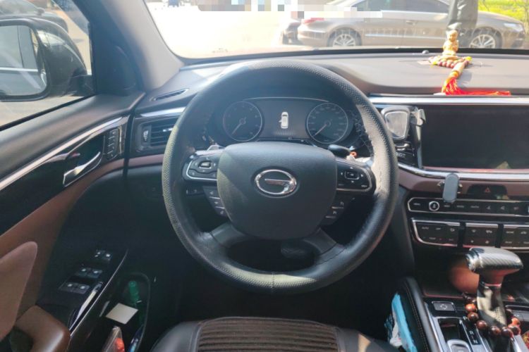 Used GAC Trumpchi GS8 2017 320T Two-Wheel Drive Luxury Smart Connectivity Version (7 Seats) Steering Wheel