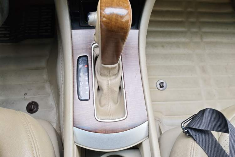 Used Nissan Sylphy 2009 1.6XE Automatic Comfort Edition Gear Lever