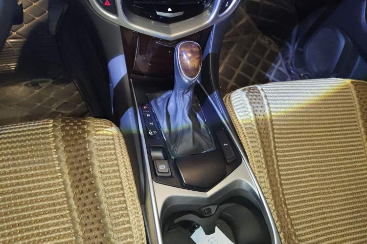 Used Cadillac SRX 2013 3.0L Leading Model