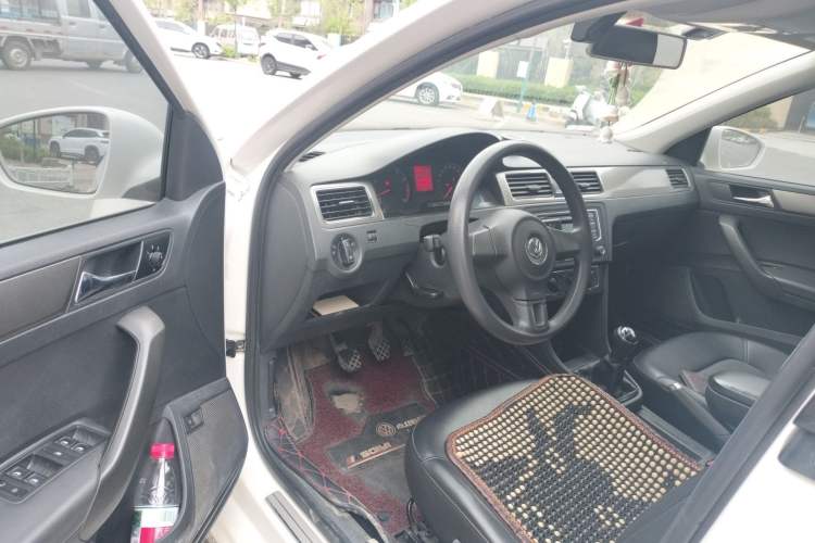 Used Volkswagen Santana 2015 1.6L Manual Comfort Edition