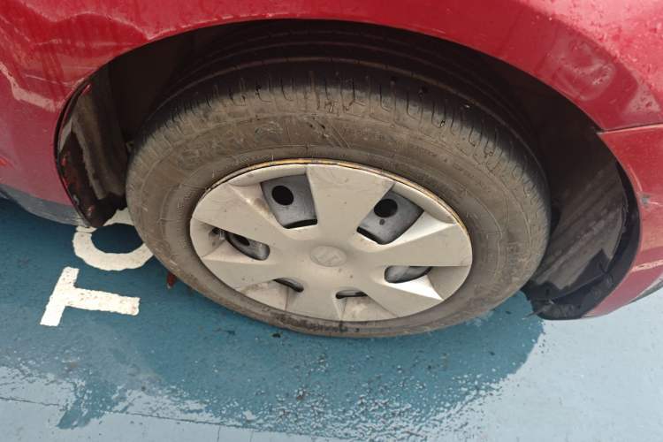 Used Suzuki Swift 2012 1.3L Manual Value Edition Right Front Wheel Hub