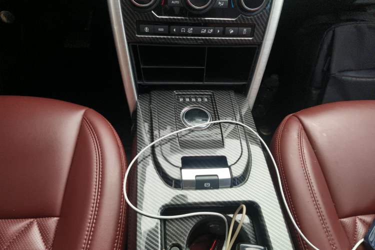 Used Land Rover Discovery Sport 2019 240 PS SE Version China VI Standard
