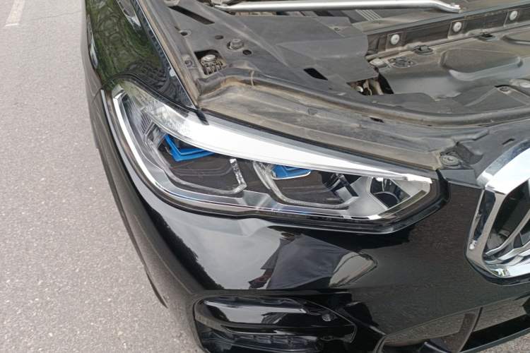 Used BMW X5 2021 Restyled xDrive40i Luxury Version M Sport Package Right Front Headlight