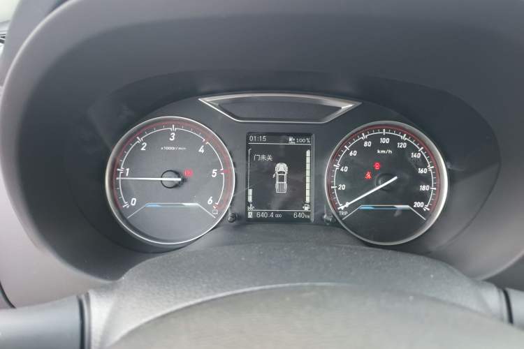 Used Dongfeng Ruichi 2026 Model 2.3T Diesel Four-Wheel Drive Manual Long-Box Flatbed