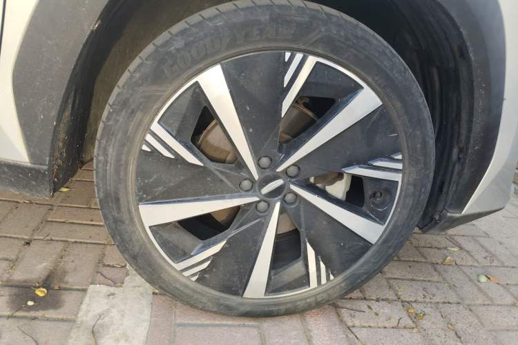 Used Geely Auto FX11 2023 2.0TD DCT Prestige Edition
