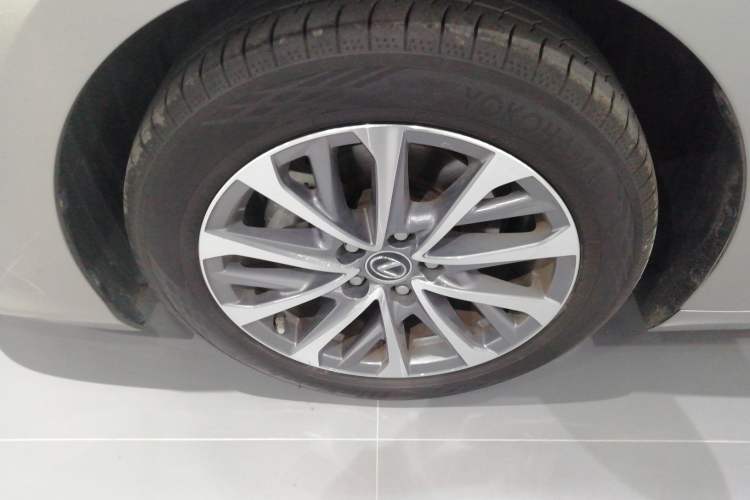 Used Lexus ES 2022 200 Excellence Edition
