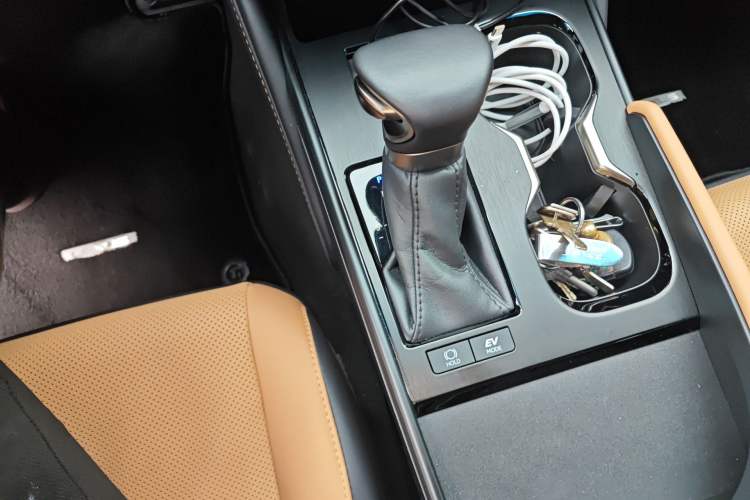 Used Lexus ES 2022 300h Deluxe Edition Gear Lever