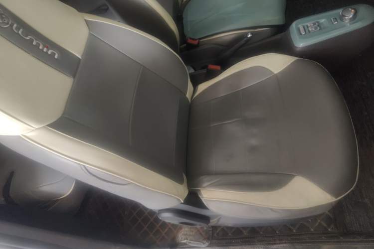 Used CHANGAN NEVO Lumin 2022 155 km – Refreshingly Sweet Edition Right Front Seat