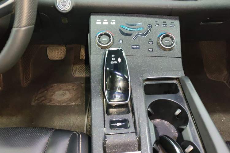 Used Bestune B70 2022 Third Generation 1.5T Automatic Enjoyment Version Gear Lever